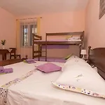 Apartman 6 *