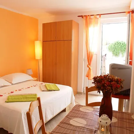 6 Podgora (Split-Dalmatia)